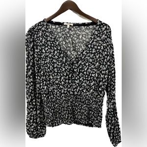 Maurice’s Navy Blue floral blouse. NWT. Size medium